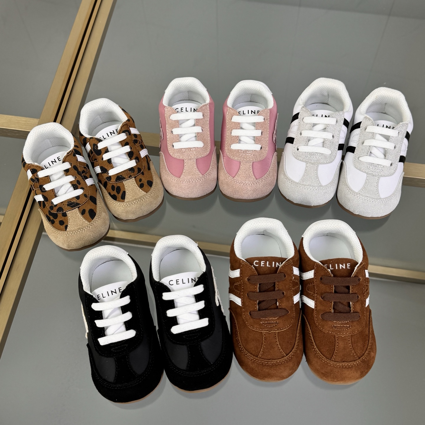 Children's shoes child